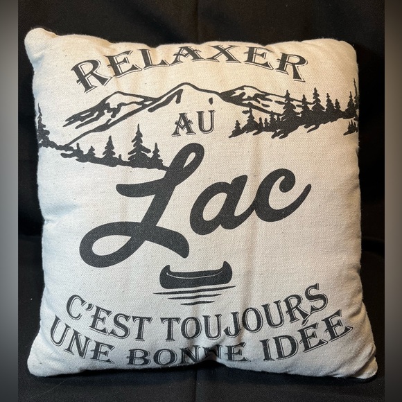 Other - Coussin/ Relaxer au Lac C’est toujours une bonne idée